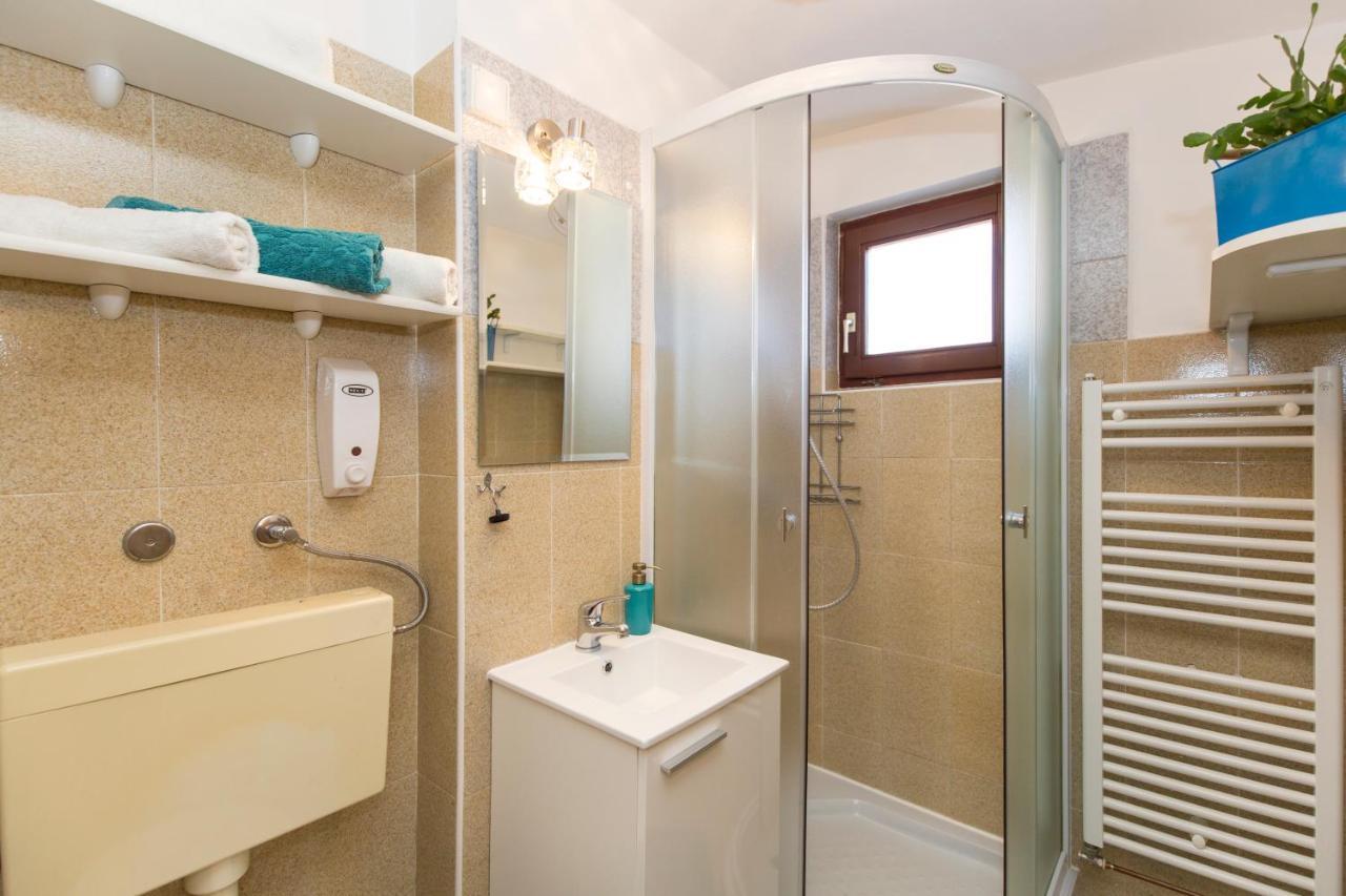 Studio Apartman Branka Labin  Exteriör bild